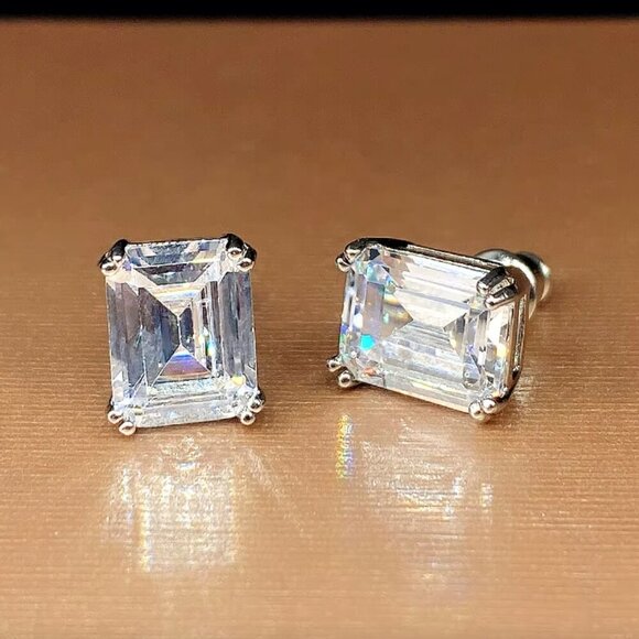 NEW 18k White Gold Emerald Cut Diamond Earrings - Picture 5 of 8